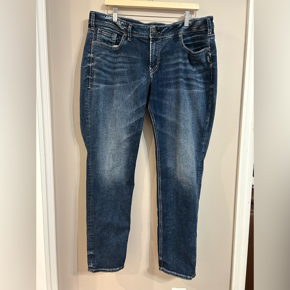 Women’s size 18 Silver jeans.  Length 29in.  SAM design, stretch denim. Mid rise
